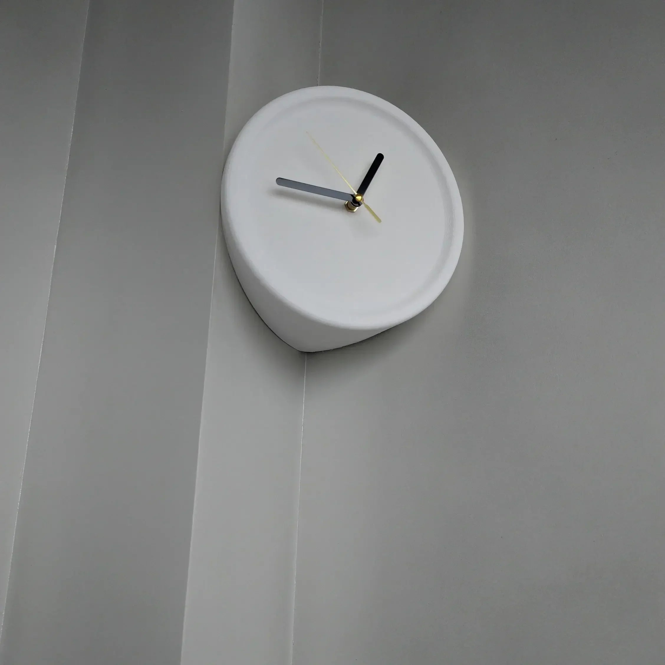 Stille Wandklok Zonder Tikkend Geluid – Ophangen Zonder Boren | Moderne Klok voor Woonkamer & Slaapkamer