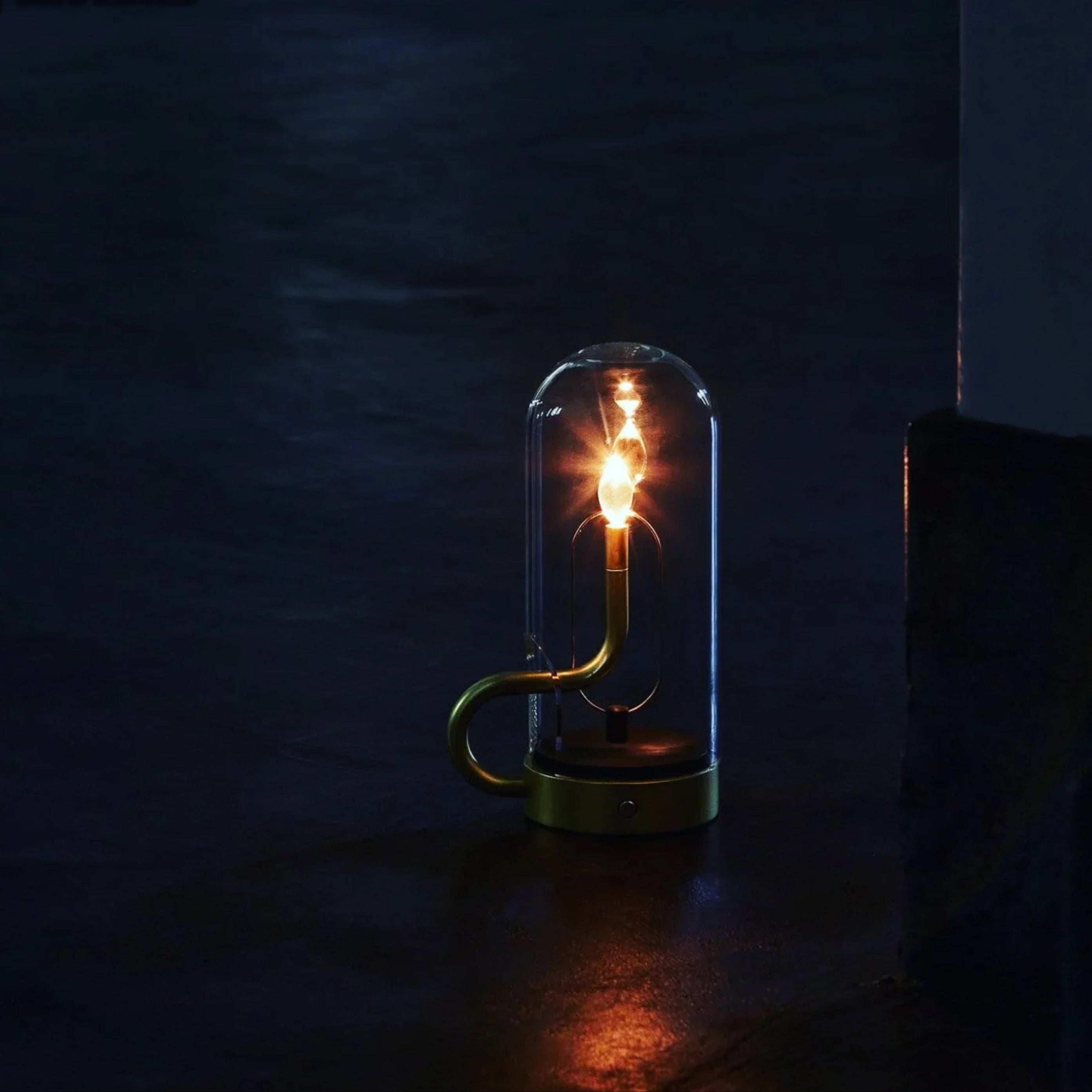 Luxe Tafellamp Met Glazen Koepel & Dimbare LED-vlamlamp Voor Moderne Interieurs