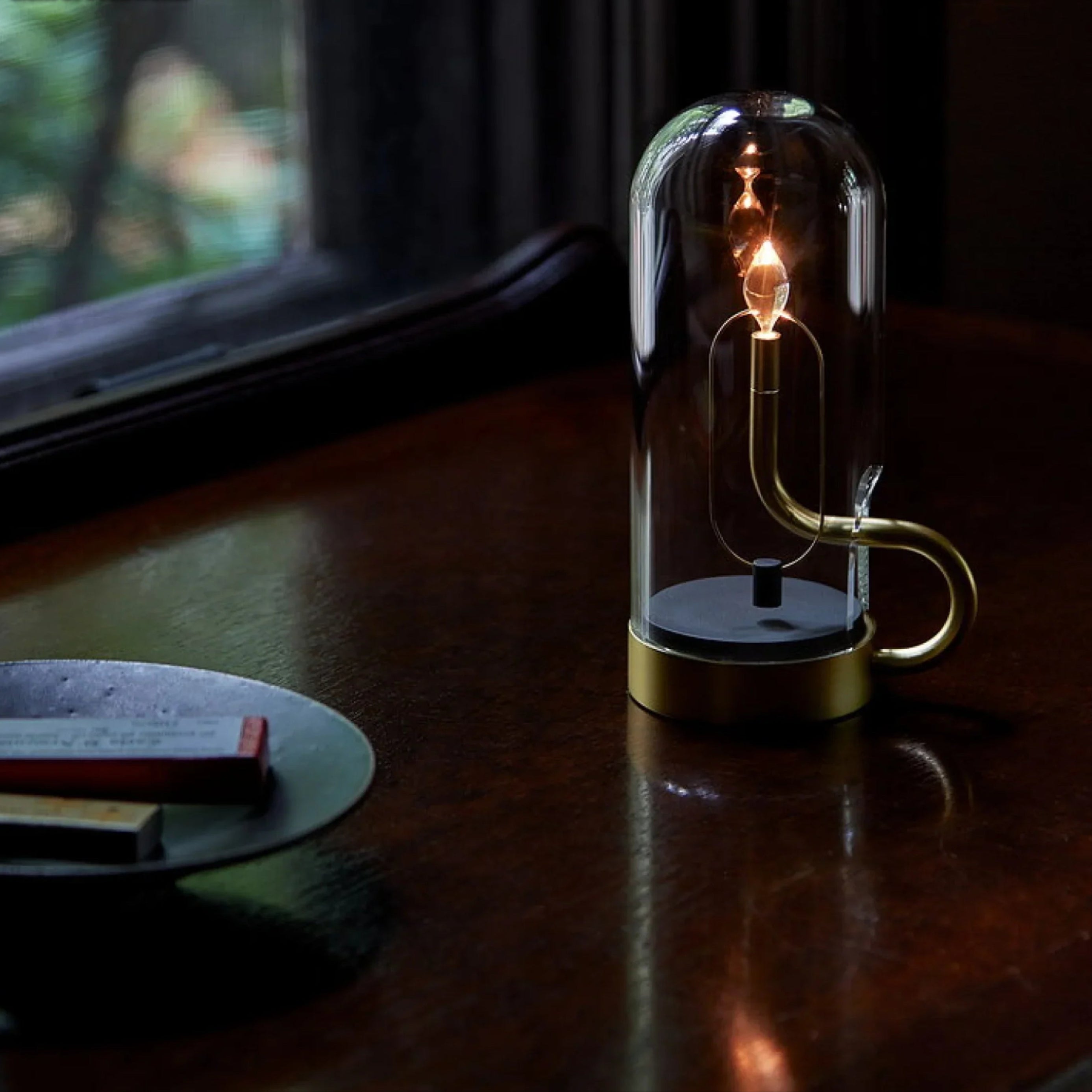 Luxe Tafellamp Met Glazen Koepel & Dimbare LED-vlamlamp Voor Moderne Interieurs