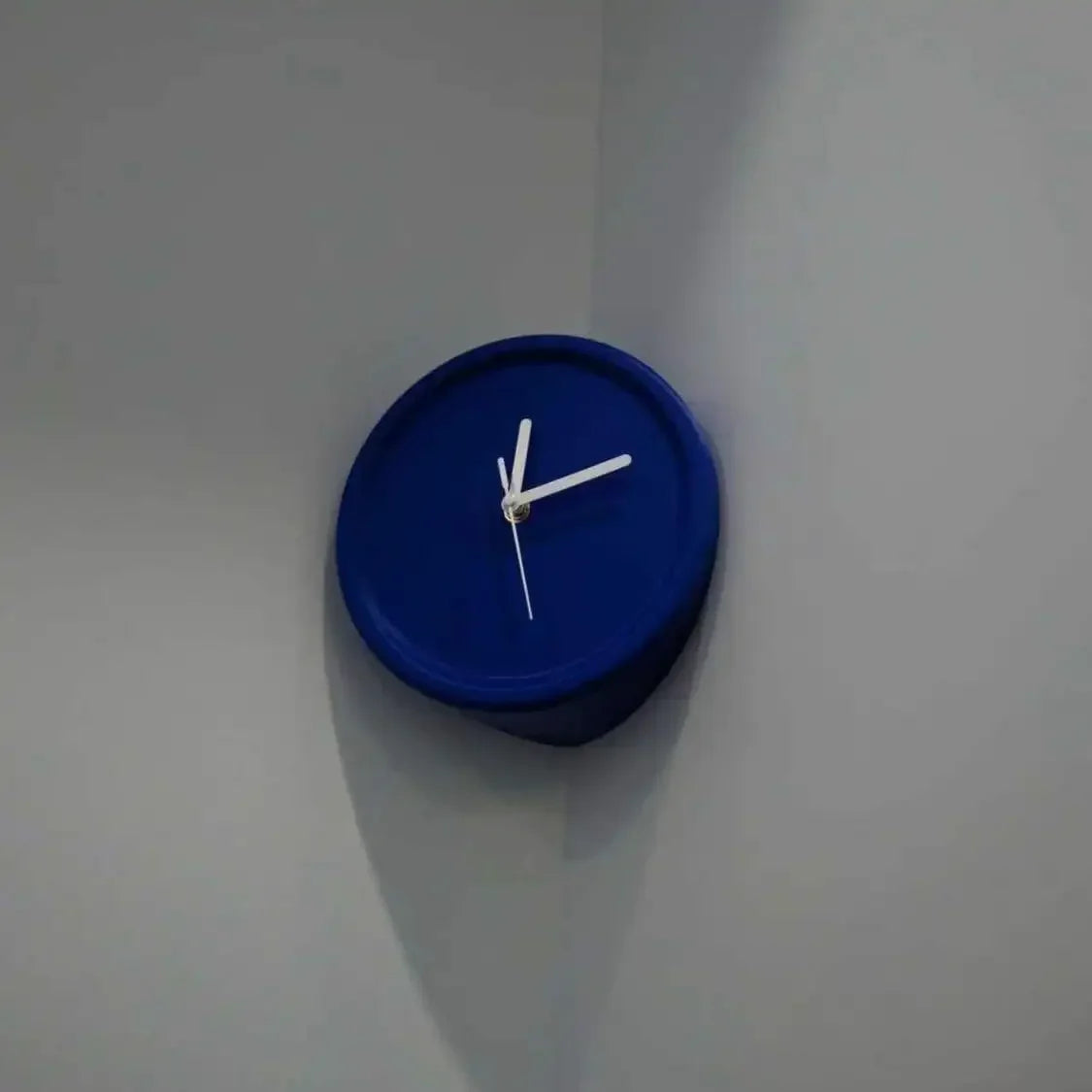 Stille Wandklok Zonder Tikkend Geluid – Ophangen Zonder Boren | Moderne Klok voor Woonkamer & Slaapkamer