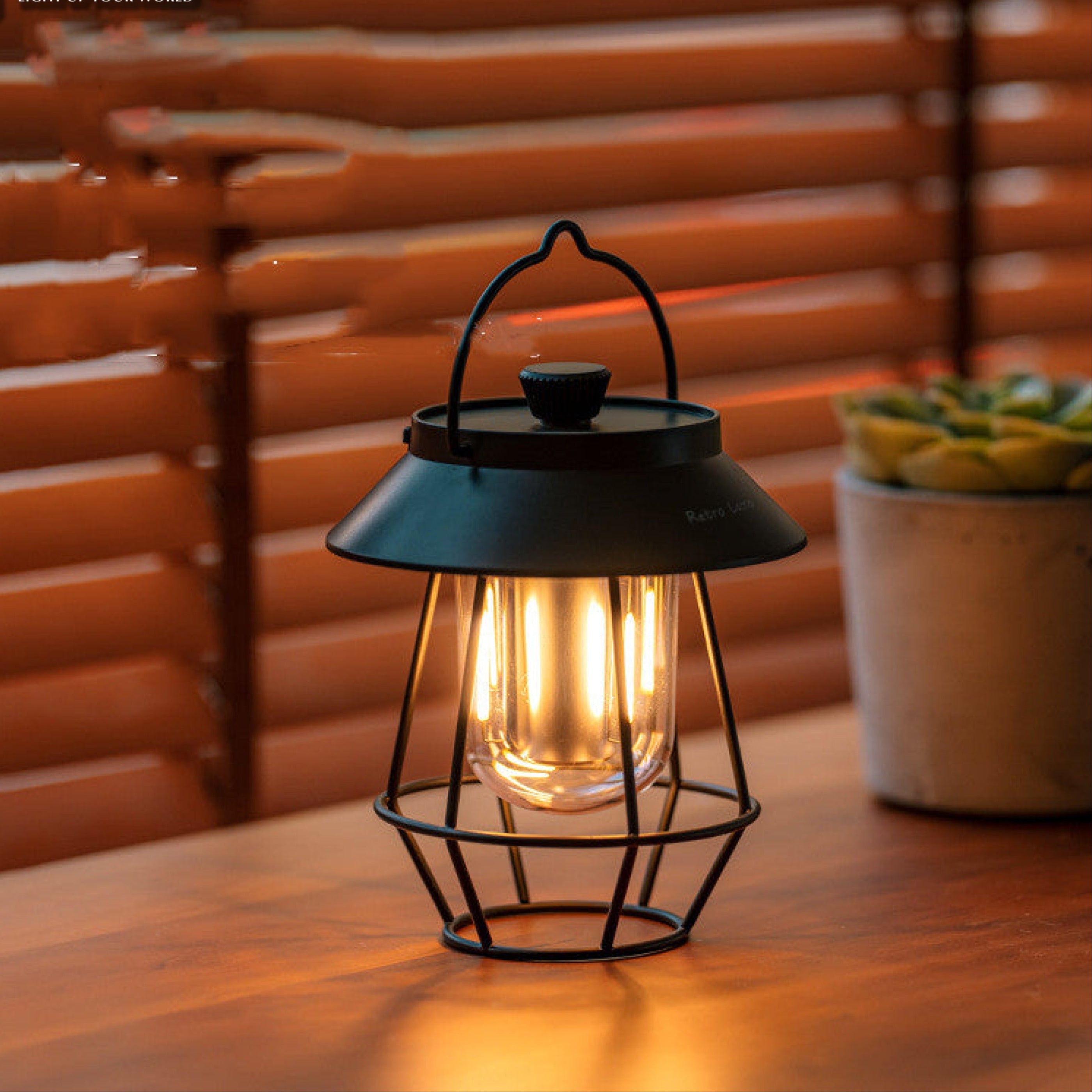 Vintage LED Tafellamp met Warm Licht & Draagbaar Kooi Ontwerp