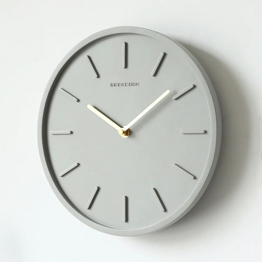 Nordic Cement Wandklok met Metalen Slinger